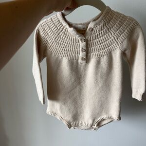 Quincy Mae Cream Knit Baby Onesie - Size 6-12 months